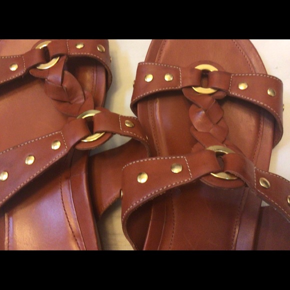 Nurture size 8 brown sandals w/ gold accents - Picture 7 of 9